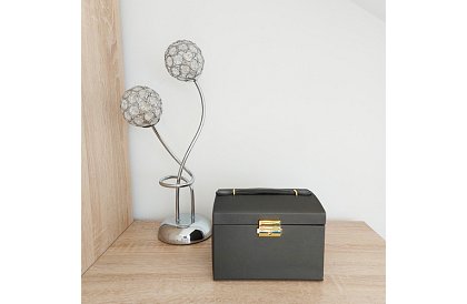 Elegancka szkatułka na biżuterię – czarna z zamkiem i satynowym wykończeniem