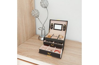 Elegancka szkatułka na biżuterię – czarna z zamkiem i satynowym wykończeniem