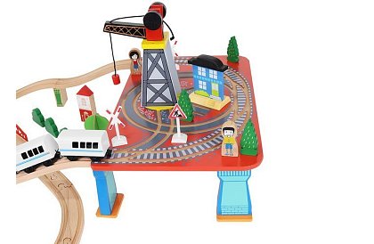 Drewniana kolejka z pociągiem na baterie – 88 elementów