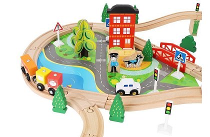 Drewniana kolejka z pociągiem na baterie – 88 elementów