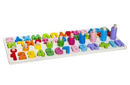 Drewniane puzzle z alfabetem i cyframi