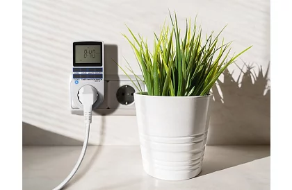 Cyfrowy zegar programowalny – timer włączania/wyłączania