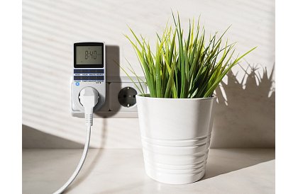 Cyfrowy zegar programowalny – timer włączania/wyłączania