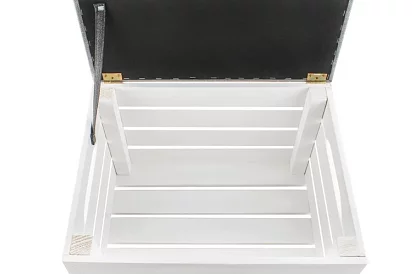 Drewniany taboret – puf skrzynia z przestrzenią do przechowywania