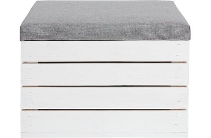 Drewniany taboret – puf skrzynia z przestrzenią do przechowywania