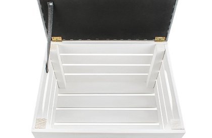 Drewniany taboret – puf skrzynia z przestrzenią do przechowywania