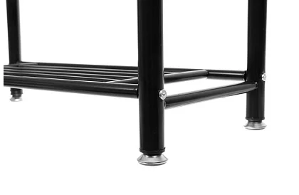 Ściana w przedpokoju – szafka na buty z wieszakiem