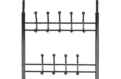 Ściana w przedpokoju – szafka na buty z wieszakiem