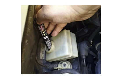 Tester LED płynu hamulcowego