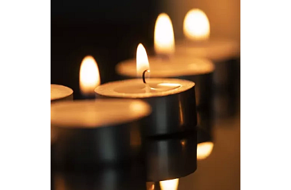 Świece herbaciane białe – czas palenia 3 godz. - opakowanie 100 szt.