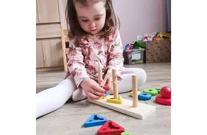 Drewniane układanki dla dzieci – sorter kształtów