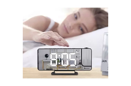 Zegar lustrzany z budzikiem i projektorem
