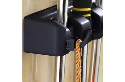 Ścienny uchwyt na narzędzia ogrodowe