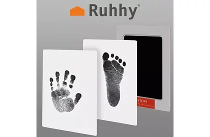 Odcisk dziecięcych rąk i nóg - Nesmaring Ink