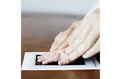 Odcisk dziecięcych rąk i nóg - Nesmaring Ink