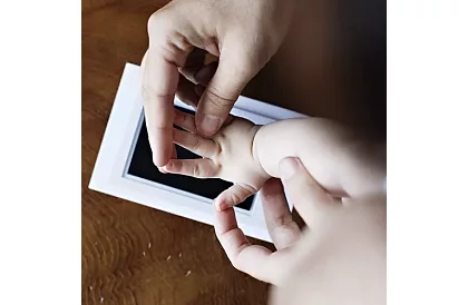 Odcisk dziecięcych rąk i nóg - Nesmaring Ink