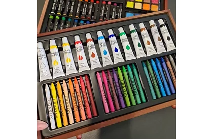 Zestaw do malowania w drewnianym etui – 130 elementów