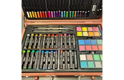 Zestaw do malowania w drewnianym etui – 130 elementów