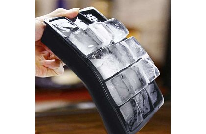 Forma silikonowa na lód z pokrywką – lodówka na 15 kostek lodu