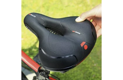 Siodełko rowerowe ACTIVE z wentylacją i wodoodpornym pokryciem