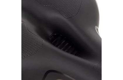 Siodełko rowerowe ACTIVE z wentylacją i wodoodpornym pokryciem