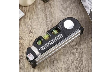 Laserowy poziomica z rozwijanym metrem – 250 cm