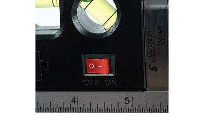 Laserowy poziomica z rozwijanym metrem – 250 cm