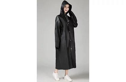 Silna czarna oversize peleryna