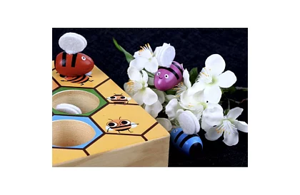 Złap pszczółkę – drewniana gra edukacyjna