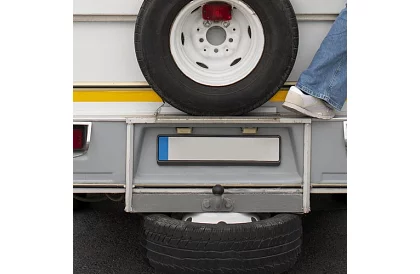 Rama pod SPZ – czarny – 2 sztuki