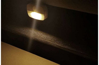 LED bezprzewodowe światło z czujnikiem ruchu