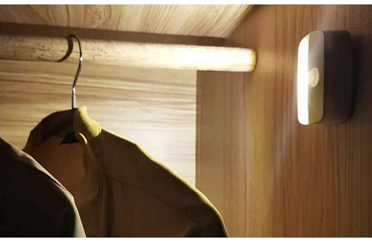 LED bezprzewodowe światło z czujnikiem ruchu