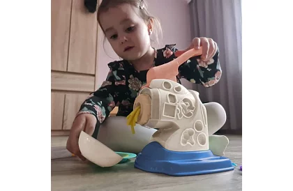 Maszyna do produkcji makaronu dla małych kucharzy