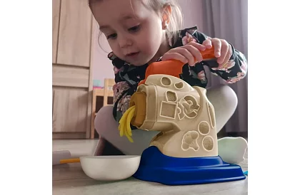 Maszyna do produkcji makaronu dla małych kucharzy