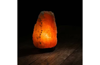 Lampa solna z regulowaną intensywnością światła