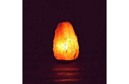 Lampa solna z regulowaną intensywnością światła