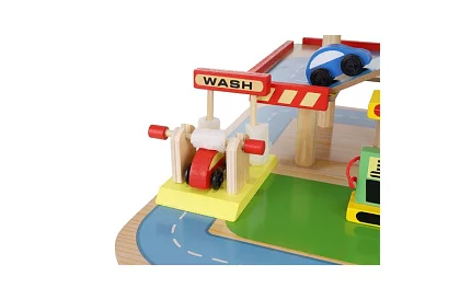 Drewniany parking – garaż dla dzieci