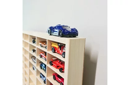 Drewniana półka - organizer na samochodziki - 54 przegródki