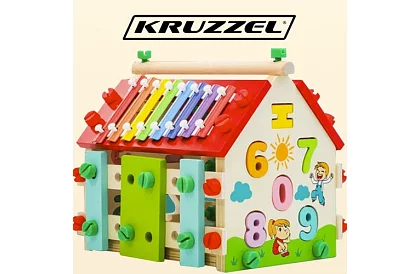 Drewniany edukacyjny domek sensoryczny