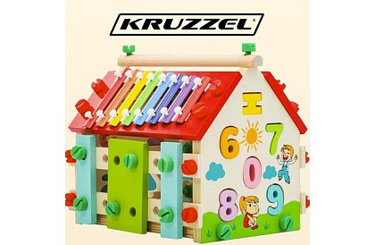 Drewniany edukacyjny domek sensoryczny