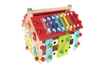 Drewniany edukacyjny domek sensoryczny