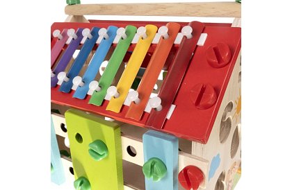 Drewniany edukacyjny domek sensoryczny