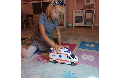 Wóz sanitarny – karetka z sygnalizacją dźwiękową i świetlną