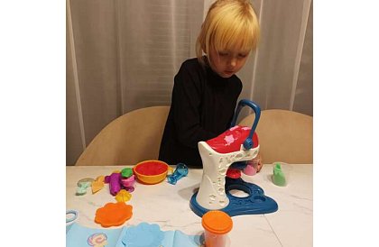 Robot kuchenny dla dzieci do plasteliny