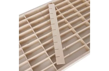 Drewniana półka – organizer na samochodziki – 80 przegródek