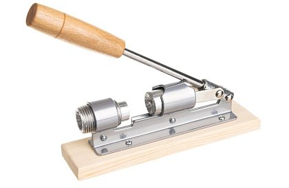 Masivny stalowy łuskacz do orzechów