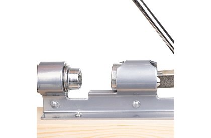 Masivny stalowy łuskacz do orzechów