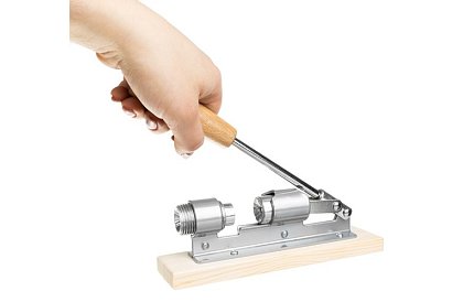 Masivny stalowy łuskacz do orzechów