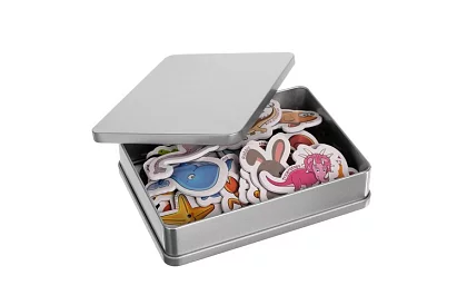 Zestaw 40 magnesów ze zwierzątkami w pudełku