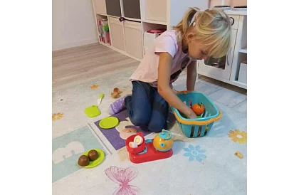 Zestaw warzyw i owoców do krojenia z akcesoriami